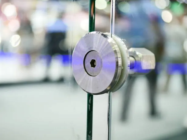 how does glass to glass connection work